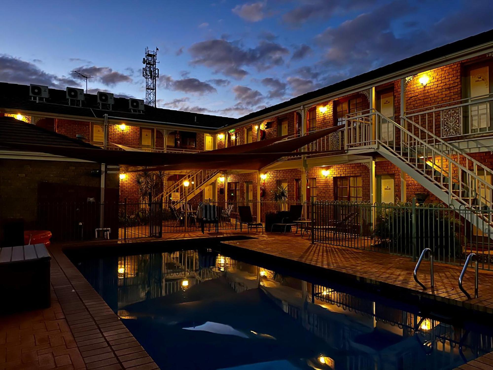 מילדורה City Colonial Motor Inn מראה חיצוני תמונה