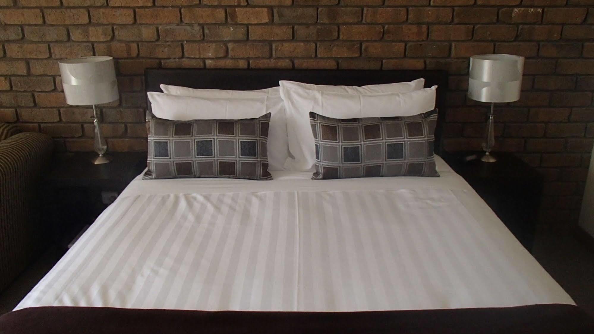 מילדורה City Colonial Motor Inn מראה חיצוני תמונה